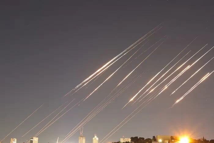 Iran hat eine Hyperschallrakete für Angriffe auf Israel eingesetzt – Mehr