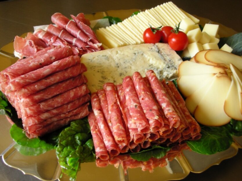 Aushan, Metro and Varus have updated the prices for sausage and cheese: where is it cheaper