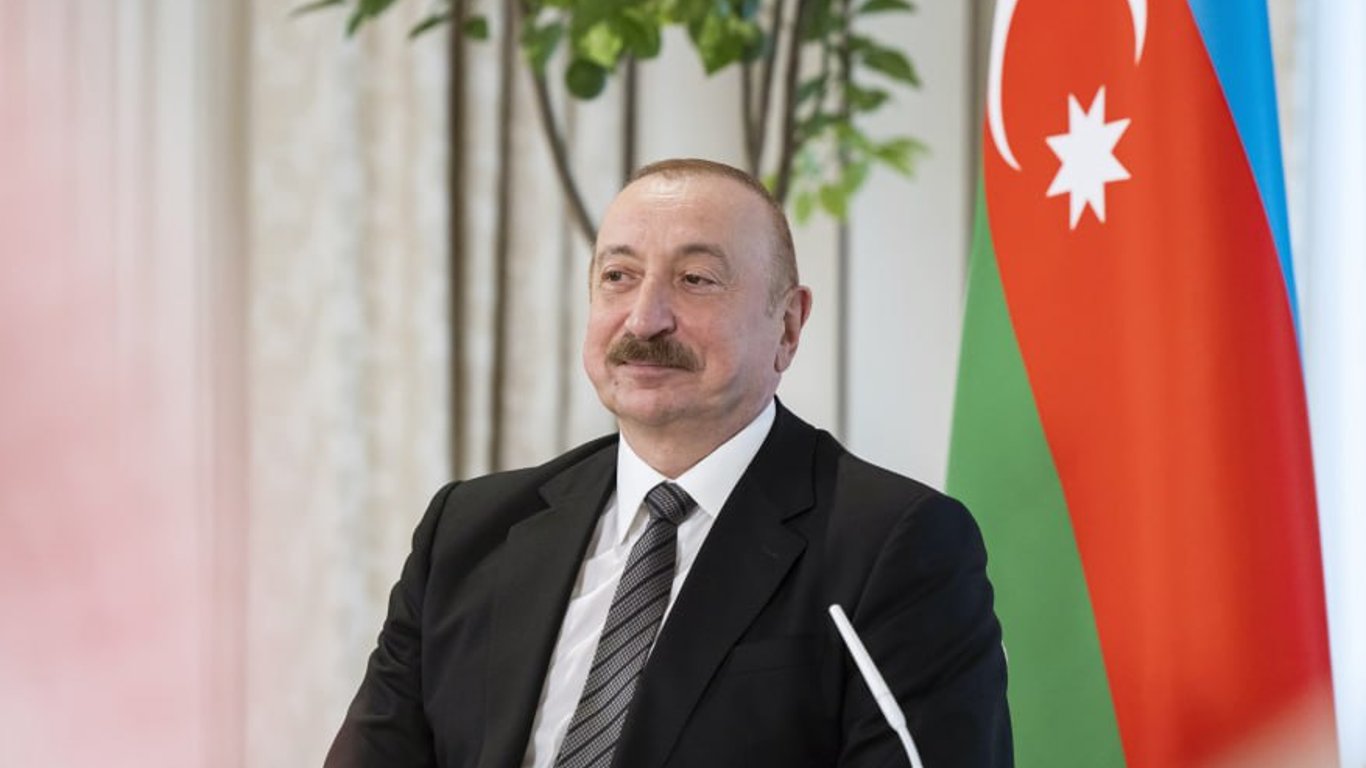 Aliyev hat sich geweigert, den Gesandten Putins zu treffen - was bekannt ist