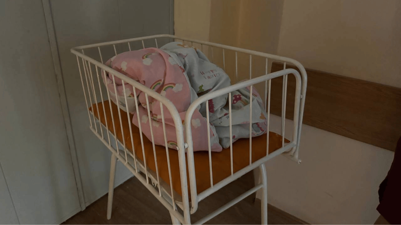 Rosyjski dron zaatakował szpital położniczy w Charkowie - zdjęcia