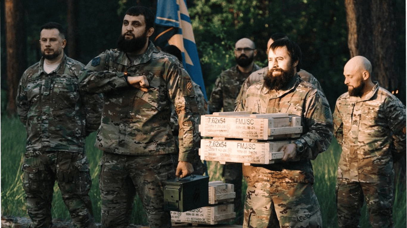 Biletsky überreichte Gedenkmünzen an Soldaten der 3. OShBr - Foto