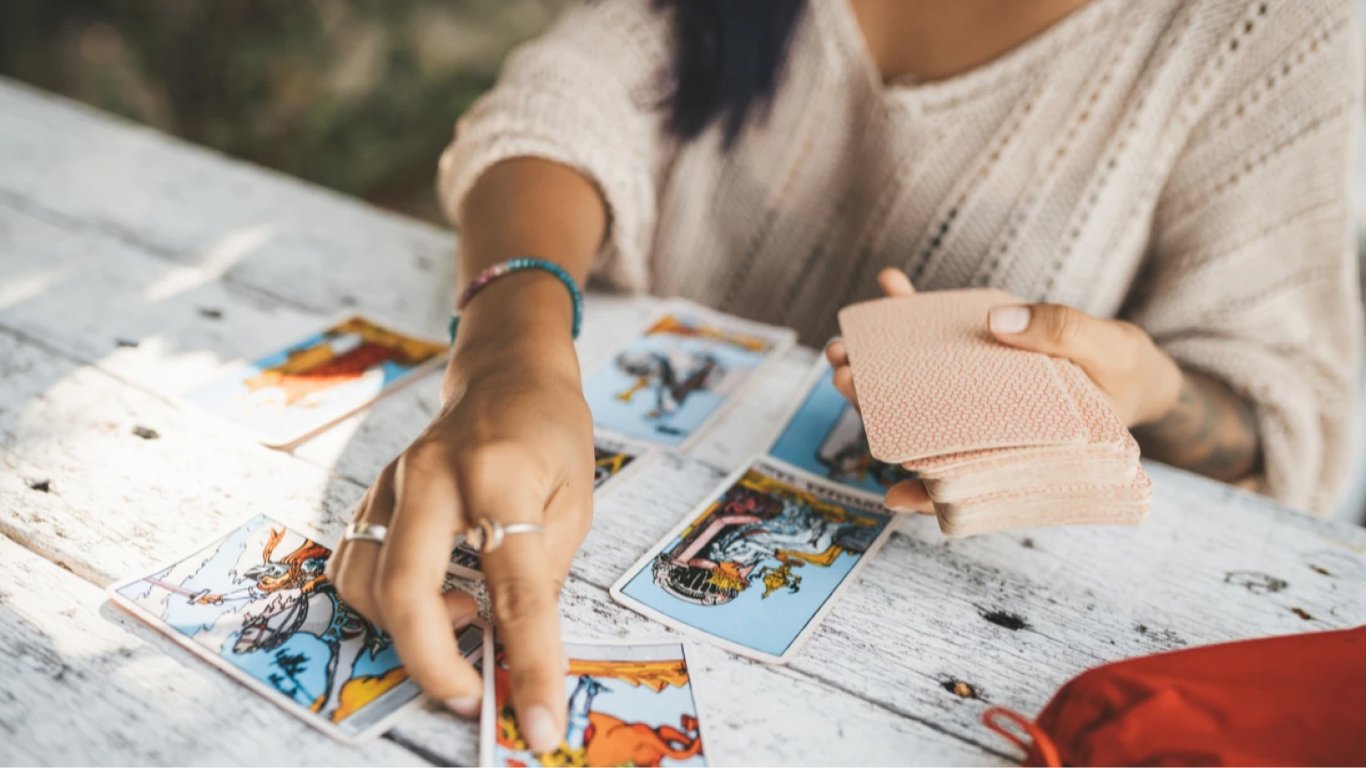Horoskop dla wszystkich znaków Zodiaku na 15 lipca 2025 roku według Tarota