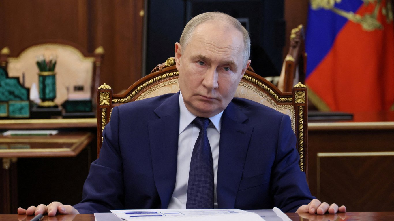 Die Juristin erklärte, ob man Putin ohne seine Anwesenheit verurteilen kann